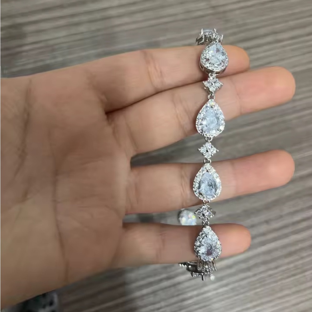 Classic Wedding Diamond crystal zircon Silver Teardrop Bracelet - Picture 2 of 4